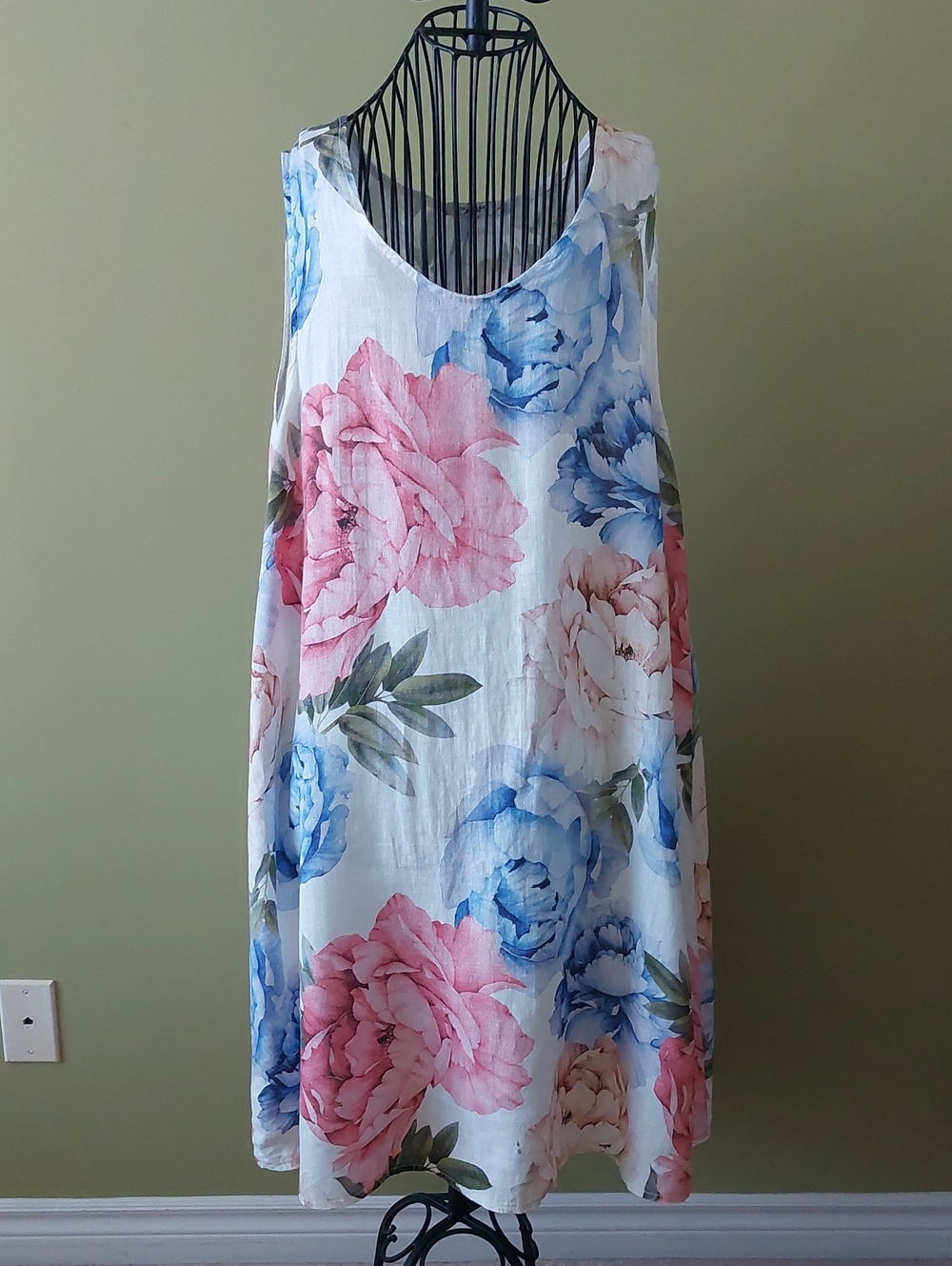 LUNGO L'ARNO, Floral Linen-Blend Midi Dress in White with Pink & Blue Blooms